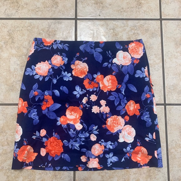 Talbots floral skirt. Size 10 - Picture 1 of 5